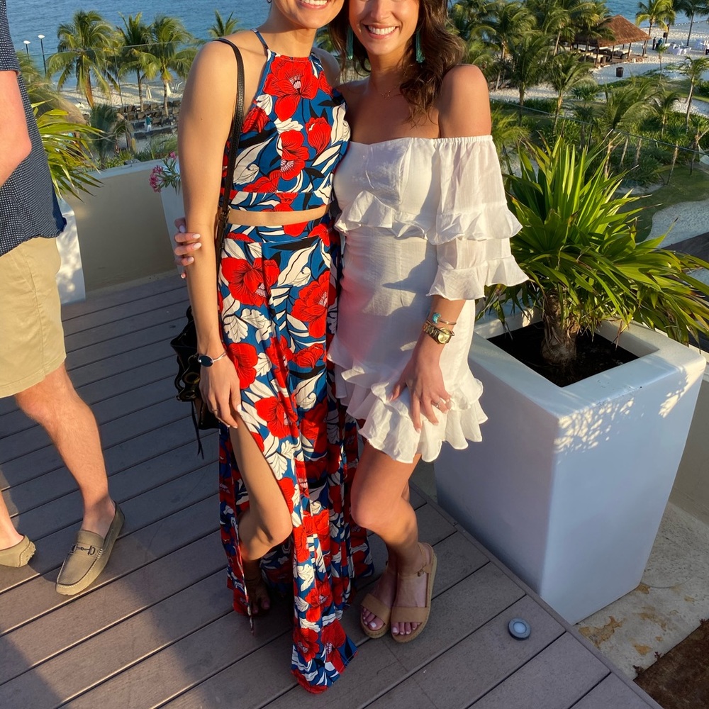 Lulu’s floral print 2 piece crop top and skirt with slit